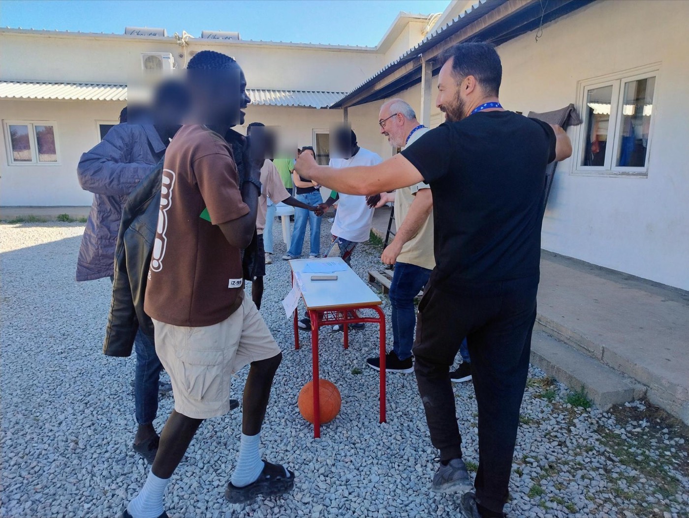 Η ομάδα της Vela με ασυνόδευτους ανηλίκους στην Ασφαλή Ζώνη Μαλακάσας